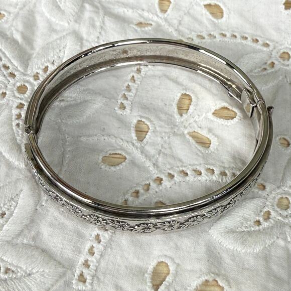 Vintage Whiting & Davis Silver Tone Floral Hinged Bangle Bracelet Romantic - Picture 5 of 7